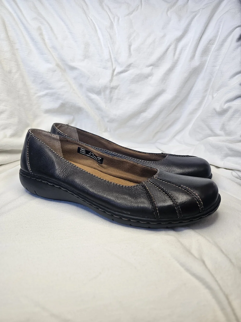 Y2K Clarks Black Leather Comfort Slip-On Ballet Flats